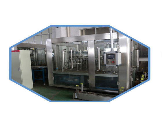 Macchina di rifornimento automatica affidabile gassosa della soda della macchina di rifornimento della bevanda di 8000 BPH fornitore